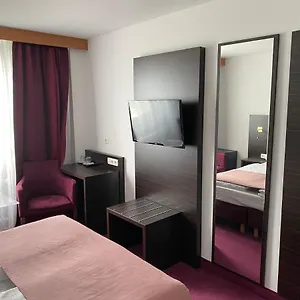 https://hotel-montree.getmunichhotels.com